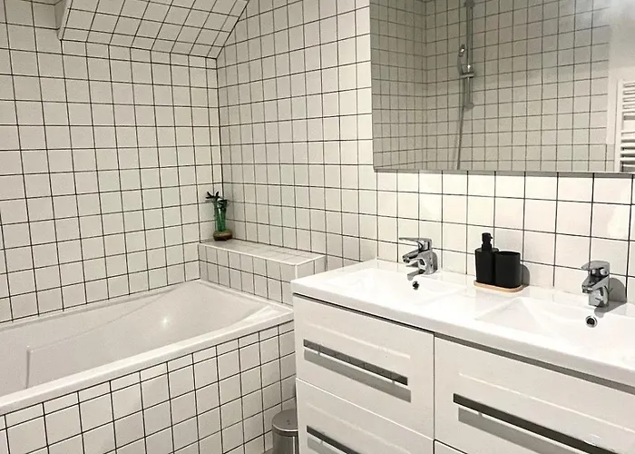 La Maison De Jacques - Petite Holiday home Bislee